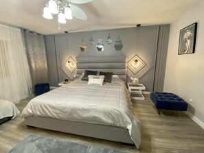 7 bedrooms, desk, iron/ironing board, free WiFi