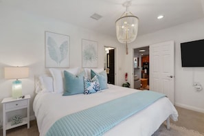 3 Schlafzimmer, Schreibtisch, Bügeleisen/Bügelbrett, Reisekinderbett