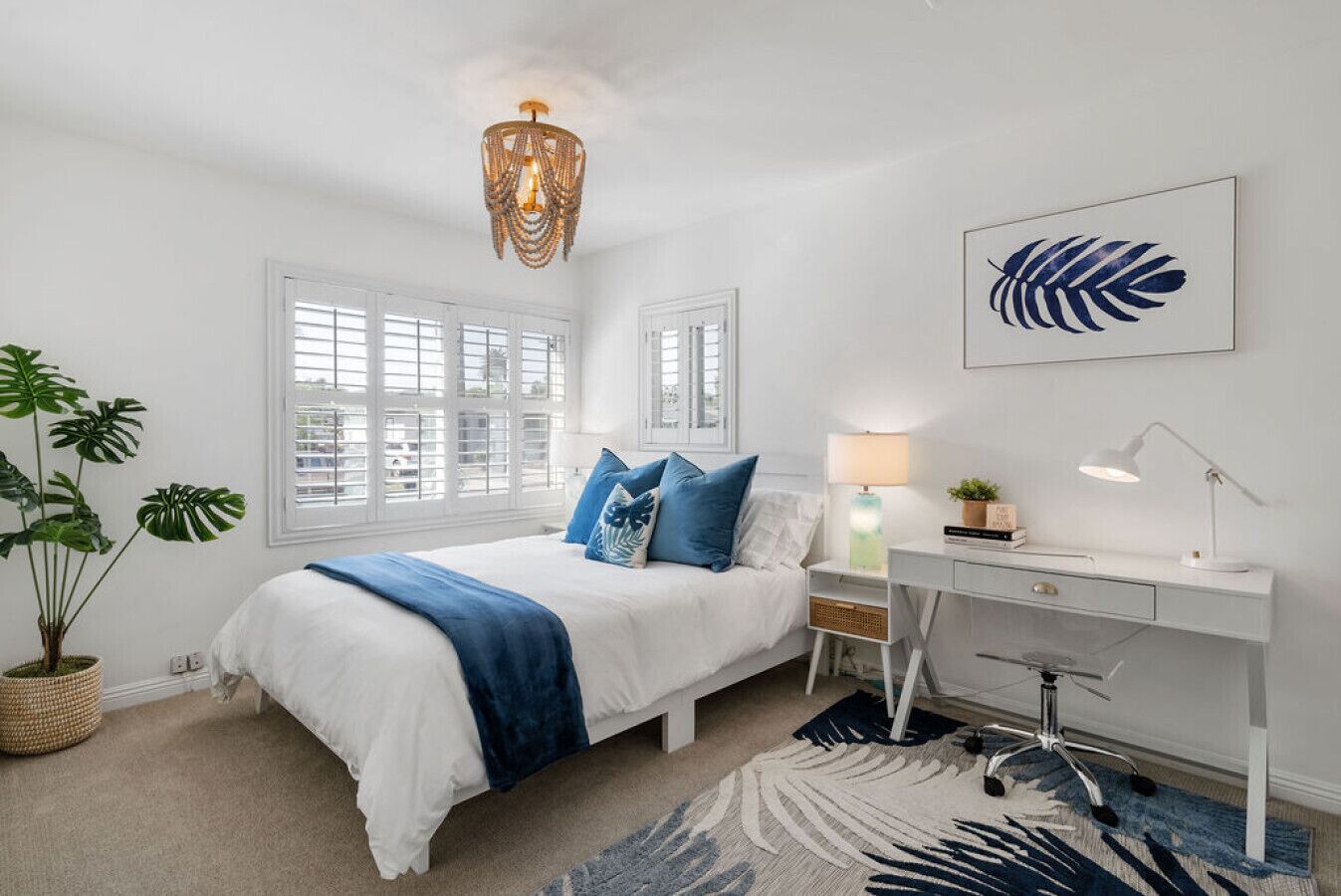 3 間睡房、書桌、熨斗/熨衫板、可攜式嬰兒床