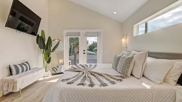 2 bedrooms, desk, free WiFi, bed sheets