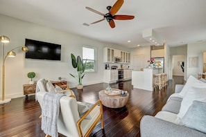 Smart TV, ping pong - Gateway to the Atlantic | 2-min walk to beach (Vilano Beach)