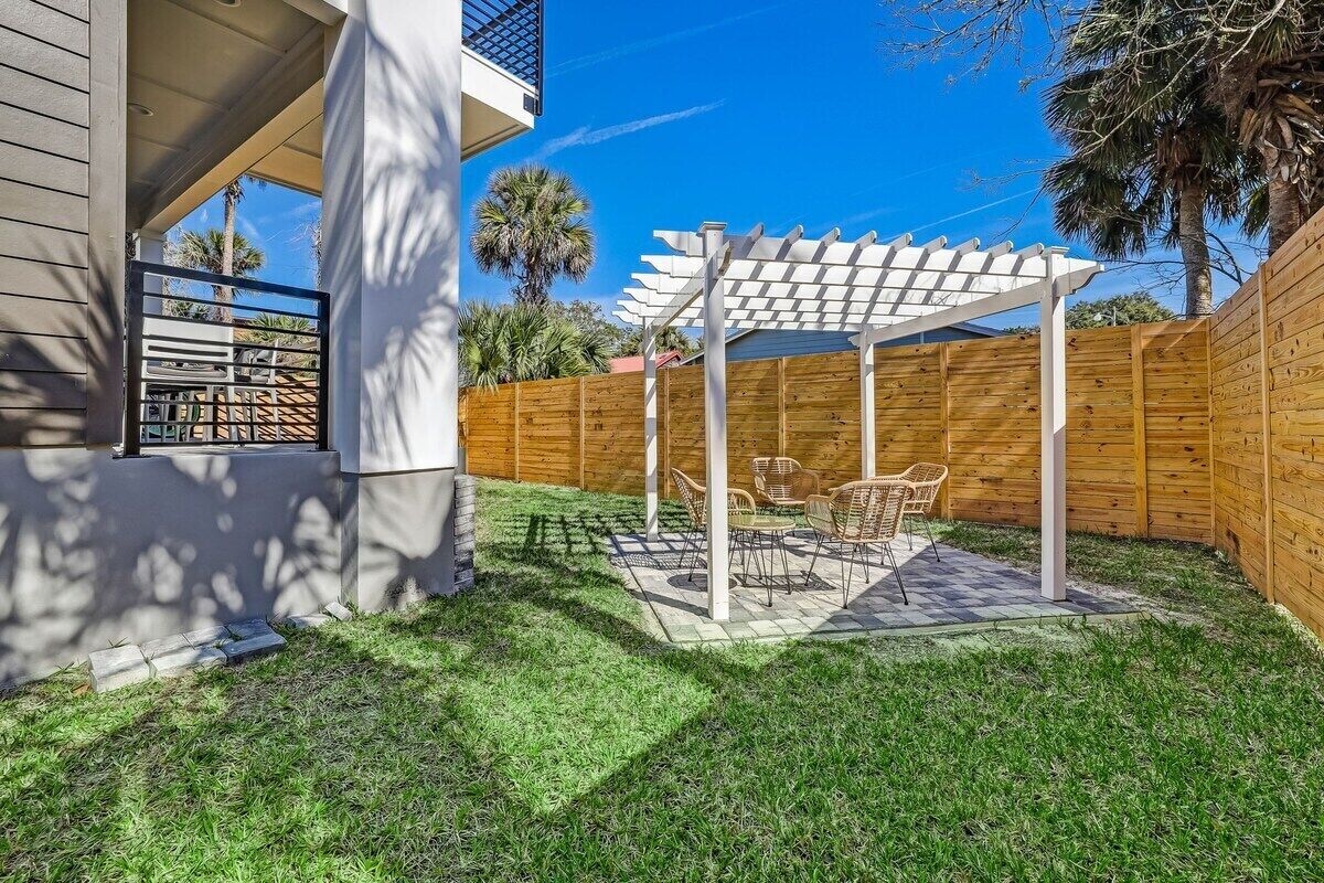 Photo 37 of LUX Riberia – 315 | 12-min walk to Historic DTN