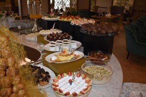 Ilmainen päivittäinen buffetaamiainen