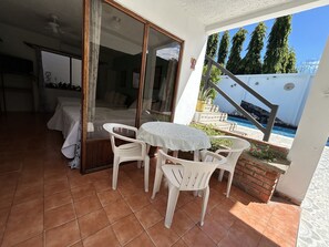 Quarto standard | Roupas de cama antialérgicas, Wi-Fi de cortesia, roupa de cama