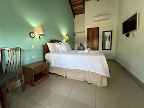 Roupas de cama antialérgicas, Wi-Fi de cortesia, roupa de cama