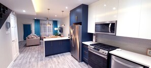 Fridge, microwave, oven, dishwasher - A modern, family friendly retreat in the heart of leisurely, upmarket Rodney Bay (Rodney Bay)