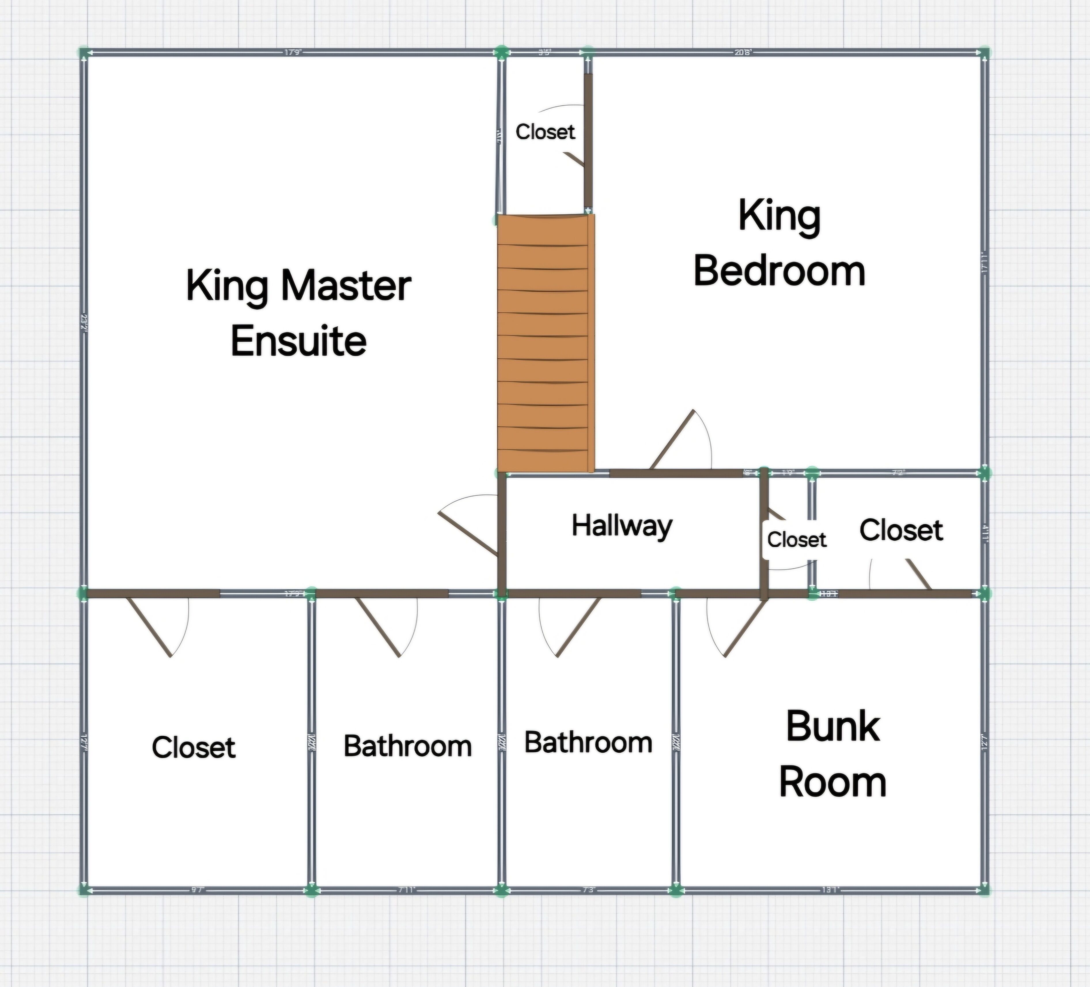 Pianta delle stanze che include una suite padronale con letto king size, camera da letto king size, disimpegno, cabina armadio, bagno e cabine a castello.