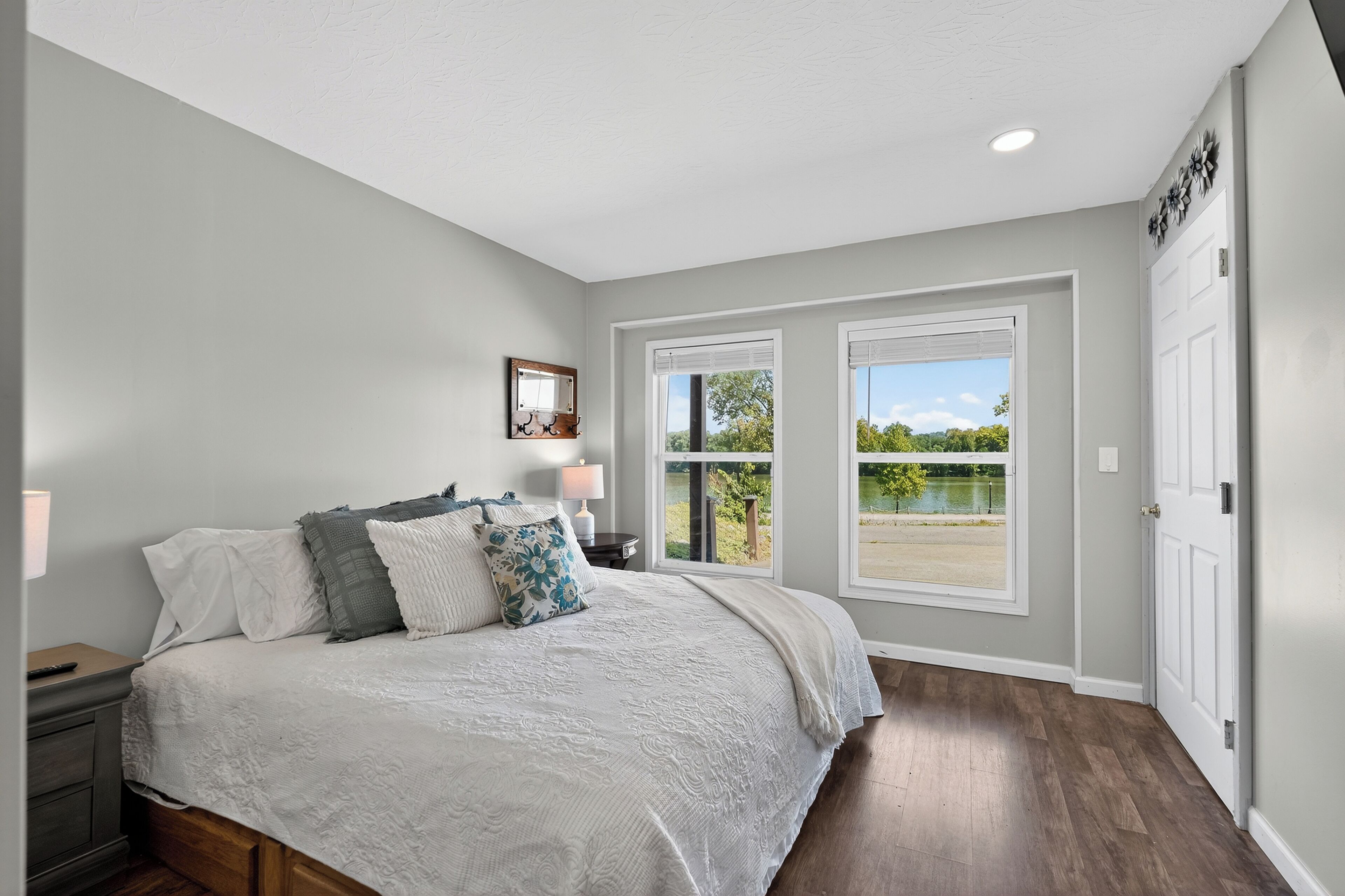 4 chambres, fer et planche à repasser, lit parapluie, Wi-Fi gratuit