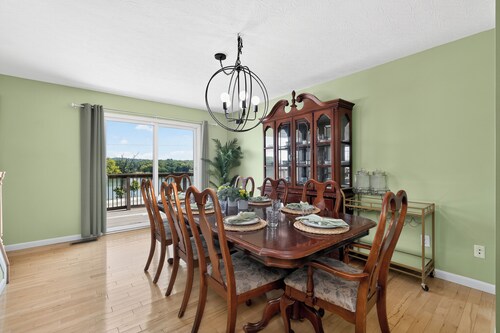 Riverview Home Near Creation Museum/Ark/Ski/Bikes/Cincinnati/Hot Tub-Sleeps 11