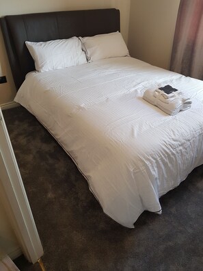 2 Schlafzimmer, Bügeleisen/Bügelbrett, kostenloses WLAN, Bettwäsche