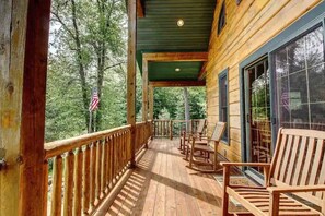Terrace/patio - Cozy cabin with views of Lake Mille Lacs (Garrison)