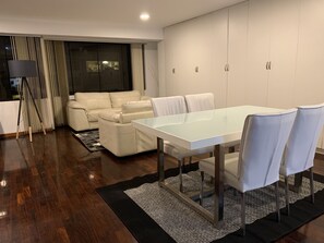 Dining - Large cozy apartment, heart of Miraflores (Provincia de Lima)