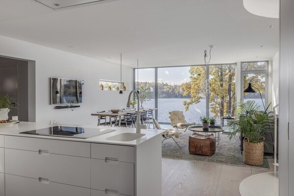 Réfrigérateur, cafetière/bouilloire