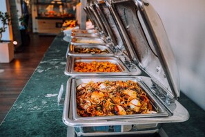 Alimentos y bebidas