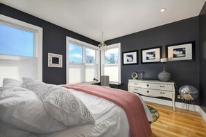 2 bedrooms, desk, iron/ironing board, free WiFi