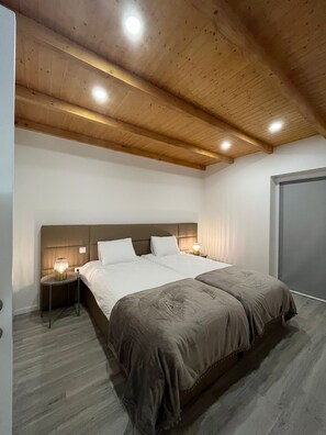 3 bedrooms, iron/ironing board, travel crib, free WiFi