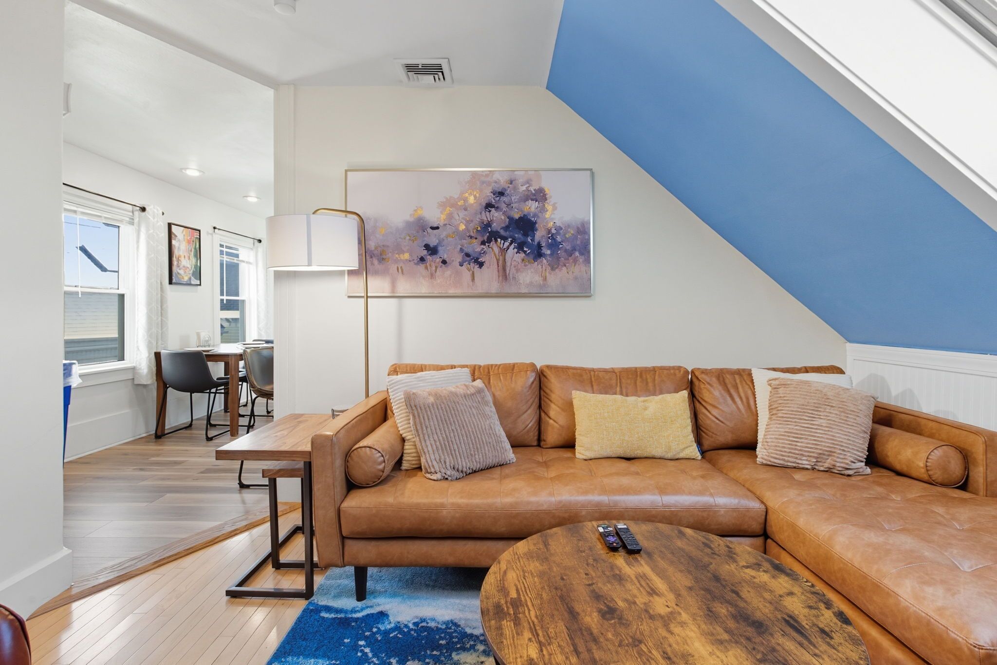 TV connectée, livres, écrans d'ordinateur, imprimantes