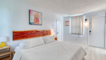 1 quarto, escrivaninha, ferros/tábuas de passar roupa, Wi-Fi de cortesia