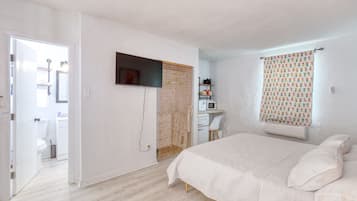 1 habitación, escritorio, tabla de planchar con plancha y wifi gratis