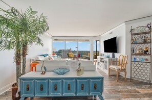 Smart TV, fireplace, table tennis, books