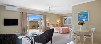 Super-comfortable, rural studio/cottage accommodation near Waihi Beach