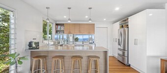 Point View - 'Amazing Views & Location'