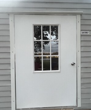 Exterior detail - Luxury Lake View Studio Apartment (Orlando)