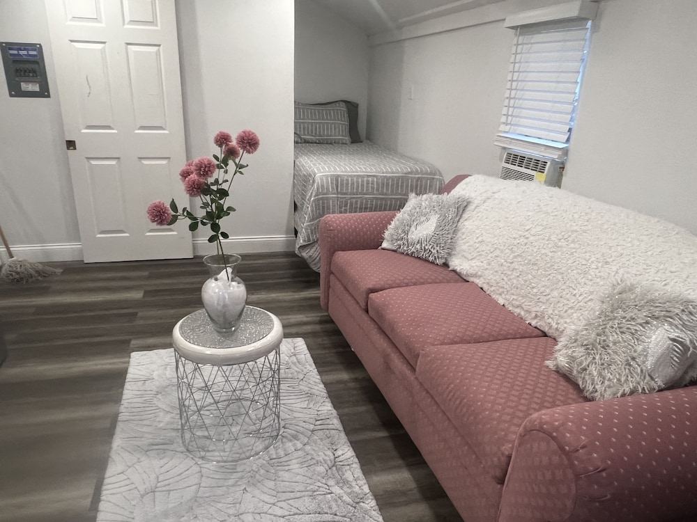 Luxury Lake View Studio Apartment Pine Hills Vrbo