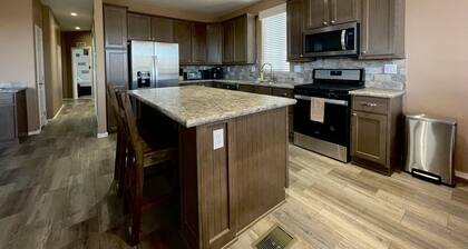 The Grand Getaway for Polar Express! Family Friendly, Walk to GC Railway!