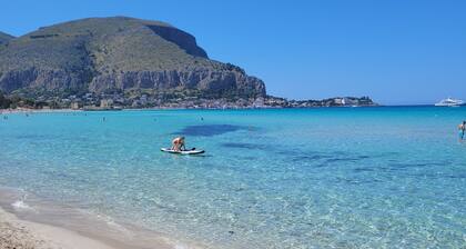 Casa Mandorlo Mondello 10minutes walk from the beach