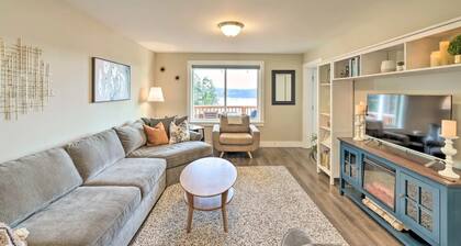Modern, 4 bedroom / 3.5 bathroom, spacious, kid-friendly, water views