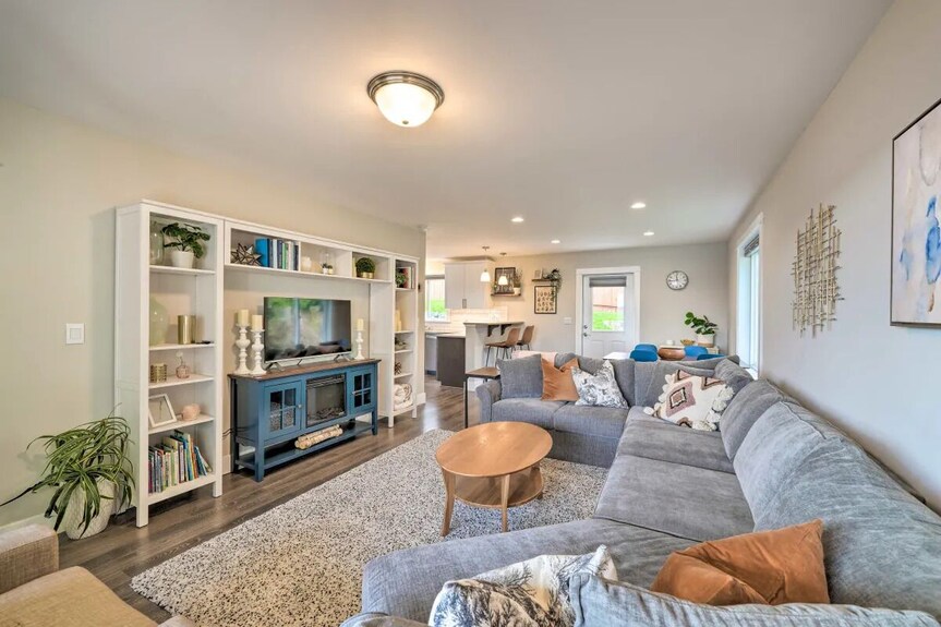 Modern, 4 Bedroom / 3.5 Bathroom, Spacious, Kid-friendly, Water Views - Port Ludlow, WA