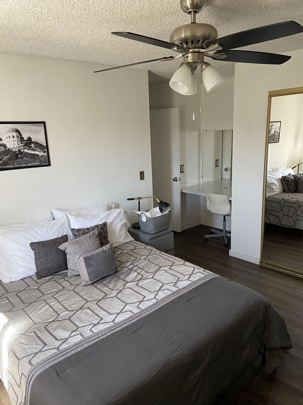 4 habitaciones, escritorio, tabla de planchar con plancha y wifi gratis