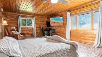 4 bedrooms, desk, iron/ironing board, travel cot