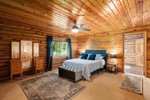 4 Schlafzimmer, Schreibtisch, Bügeleisen/Bügelbrett, Reisekinderbett