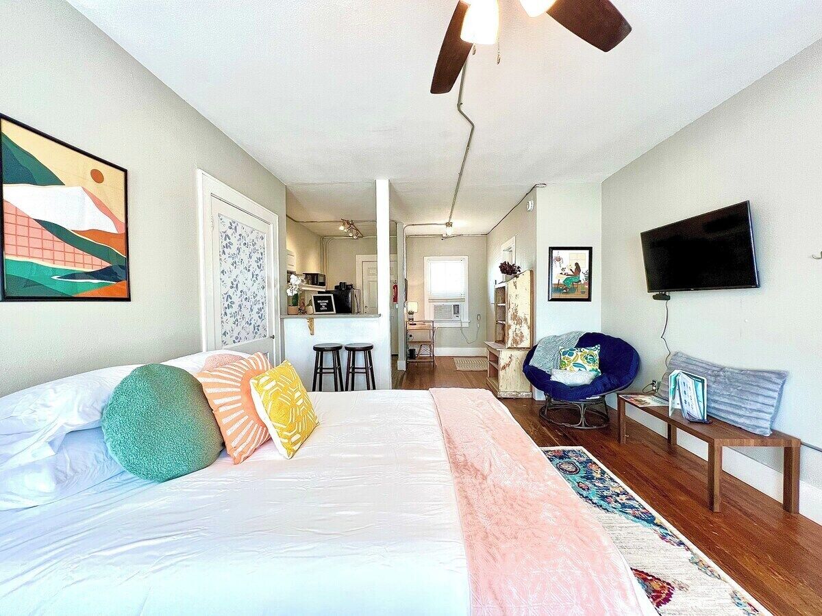 Desk, iron/ironing board, free WiFi, bed sheets