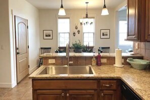 Fridge, microwave, oven, stovetop - Retreat on Moraine Luxury Top/End Unit Condo with Mountain Views (Driggs)