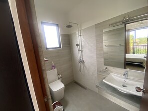 淋浴设施、坐浴桶