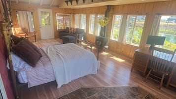 3 soverom, skrivebord, wi-fi (inkludert) og sengetøy