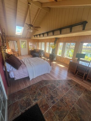 3 bedrooms, desk, free WiFi, bed sheets