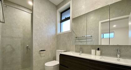 New & Spacious Luxury Mansion with 5 Bedrooms & 4