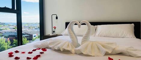 Bureau, fer et planche à repasser, Wi-Fi, draps fournis