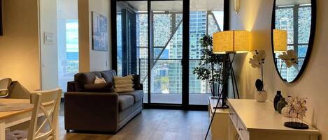 Televisión, oficina