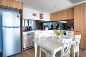 Fridge, microwave, oven, stovetop - Unique Ghibli Theme Apt-Pool-Gym-Sauna-Steam Room (Adelaide)