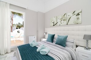 2 bedrooms, in-room safe, iron/ironing board, free WiFi - Beautiful sunny townhouse - great resort facilities (Marbella)