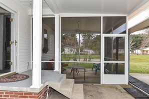 Exterior - Miss Audrey Quiet&Cozy Historic Cottage (Richmond Hill)