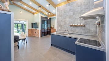 Basic Room, 1 Bedroom (haessal) | Private kitchen | Fridge