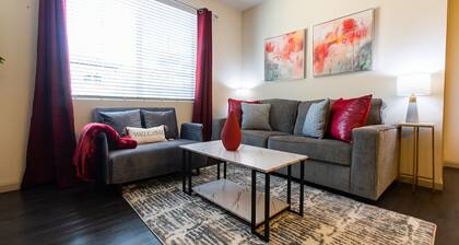 Downtown Camarillo*3 Resort like Pools*3 Fitness Ctrs*EVChargers*Gated*SelfChkIn