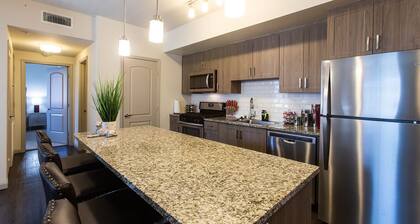 Downtown Camarillo*3 Resort like Pools*3 Fitness Ctrs*EVChargers*Gated*SelfChkIn