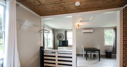 Historic Home for 7 with Apartment